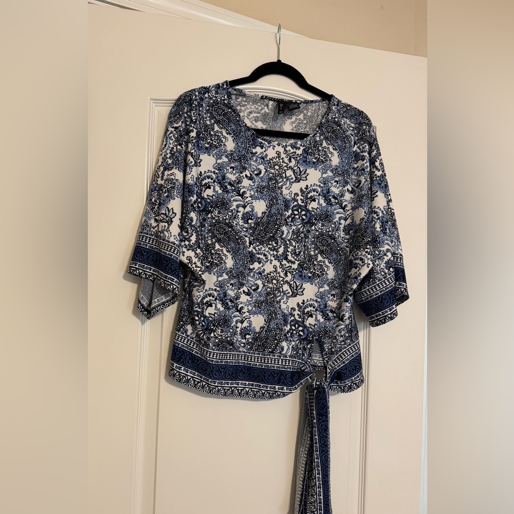 New Directions Blue and White Tie Front 3/4 Sleeve Blouse
